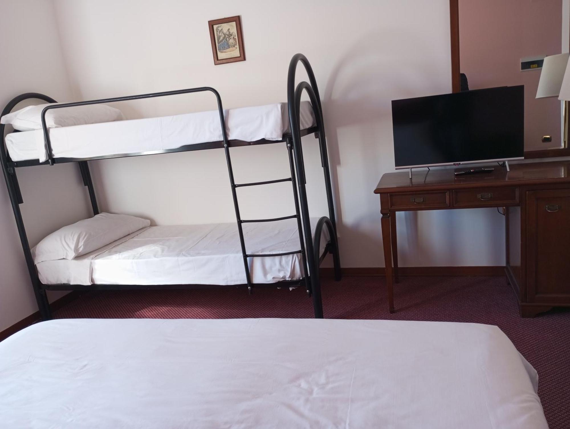 Regina Hotel Pollino Morano Calabro Exterior photo