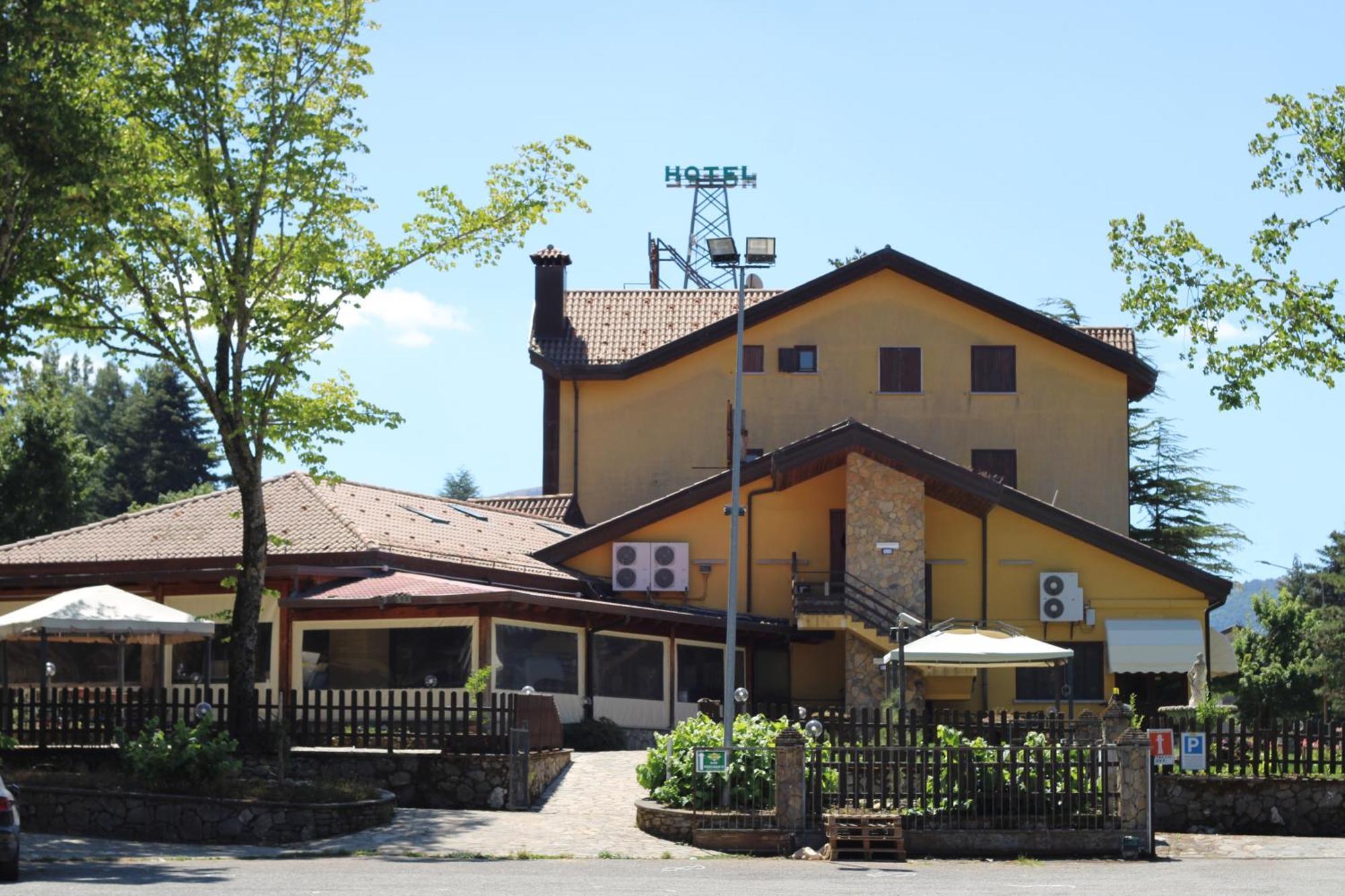 Regina Hotel Pollino Morano Calabro Exterior photo